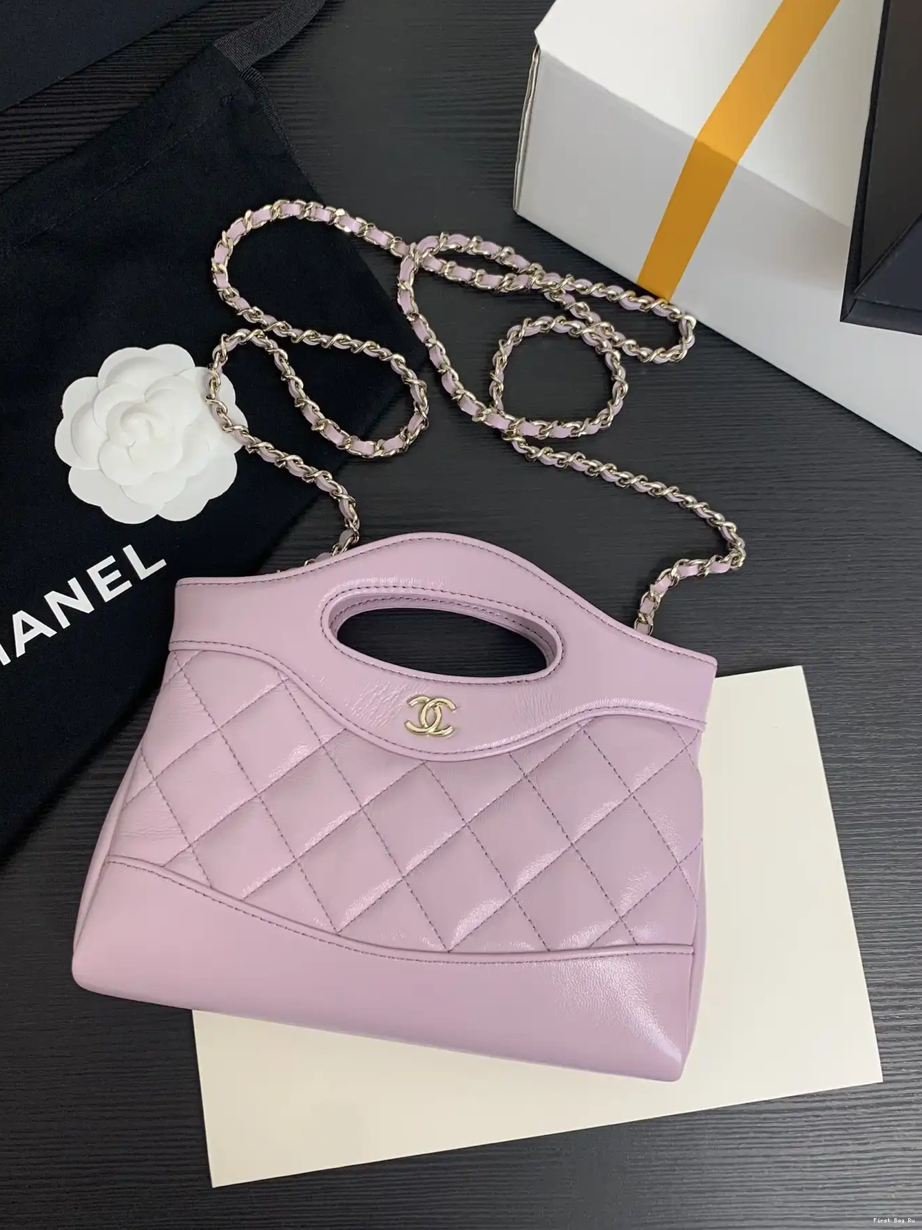 First Bag Ru SHOPPING BAG-21*17*3.5cm CHANEL 0702